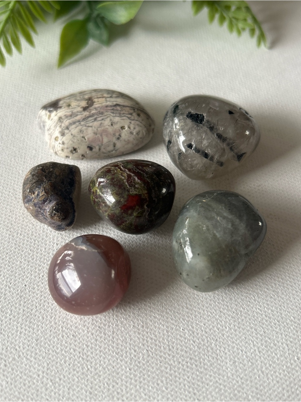 💎 Polished Mixed Decorative Tumbled Stones - Natural Multi-Color Home Accent